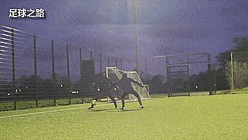 足球比赛中的防守原则有哪些,防守原则足球