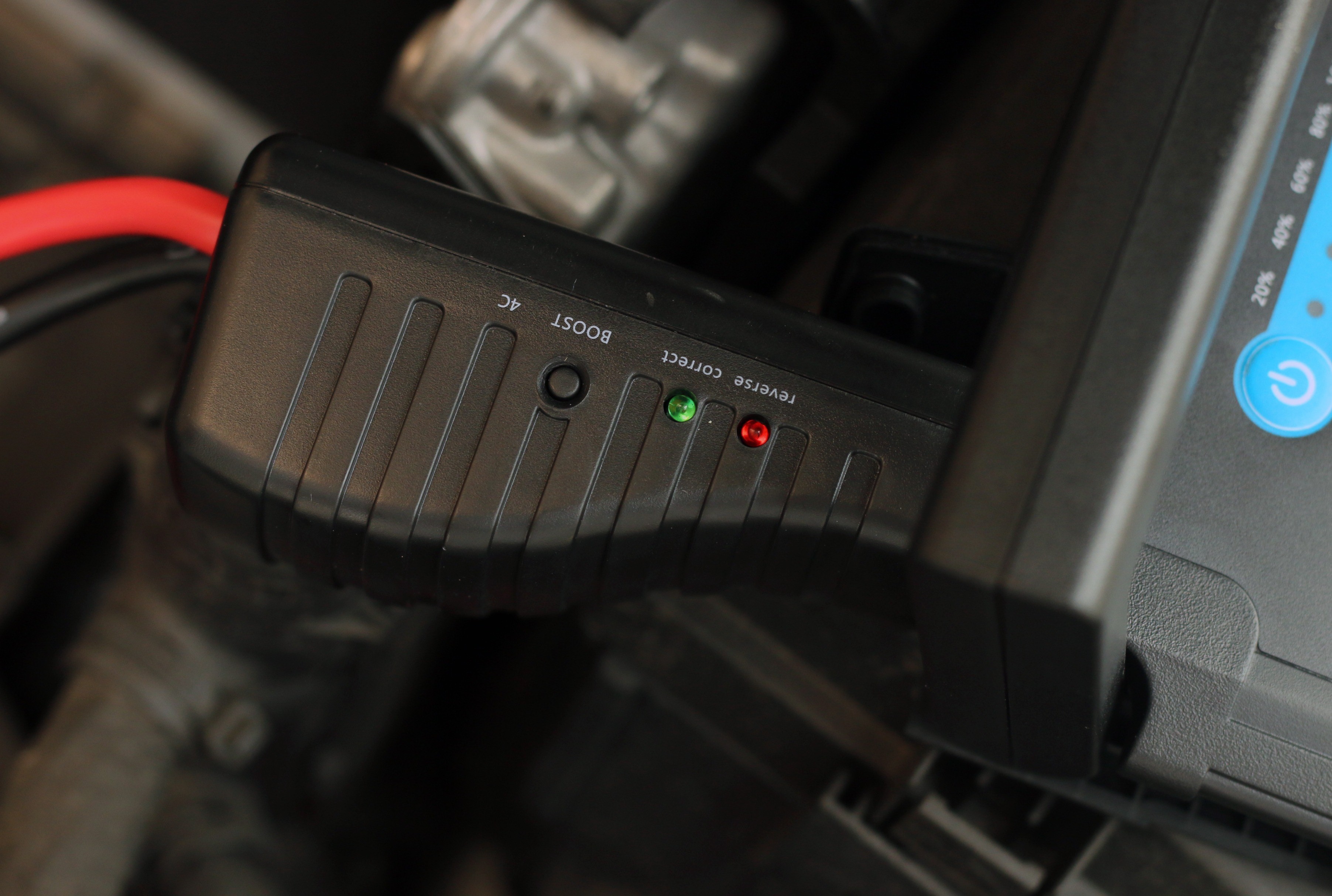 卡儿酷24伏应急启动电源,卡儿酷多功能汽车应急启动电源