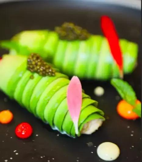 如果你想体验一把虎口吃鱼子酱，合肥这家店可以满足你！