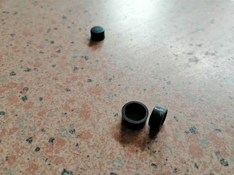 电池漏液最佳处理方法,电瓶漏液的原因及危害