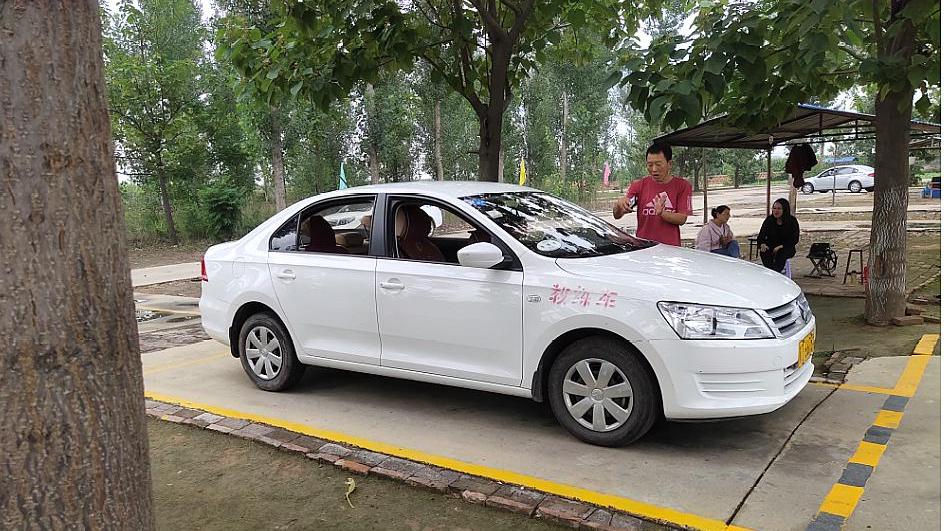 倒库失误,倒库让教练无语