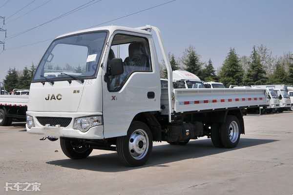 还在用僵尸车、三轮车摆摊?时代不同了,带你看看真正的地摊神车