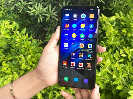 iqooz1评测游戏视频,iqooz1天玑1000plus有多强