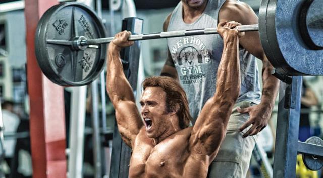 卧推，推举成绩上不去？可能是肱三头肌太弱了，6个动作帮你提升