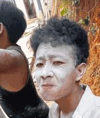 想知道上面的这个洞洞是用来干什么的？