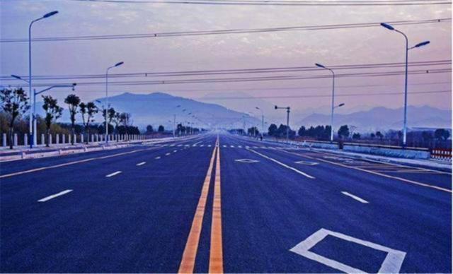 单黄线加虚线会扣分吗,单黄线跟双黄线哪个可以压线