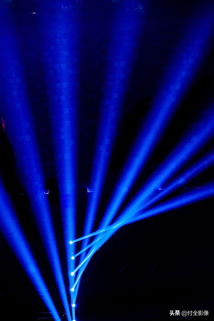 鸟巢沸腾瞬间,鸟巢合唱爱如潮水