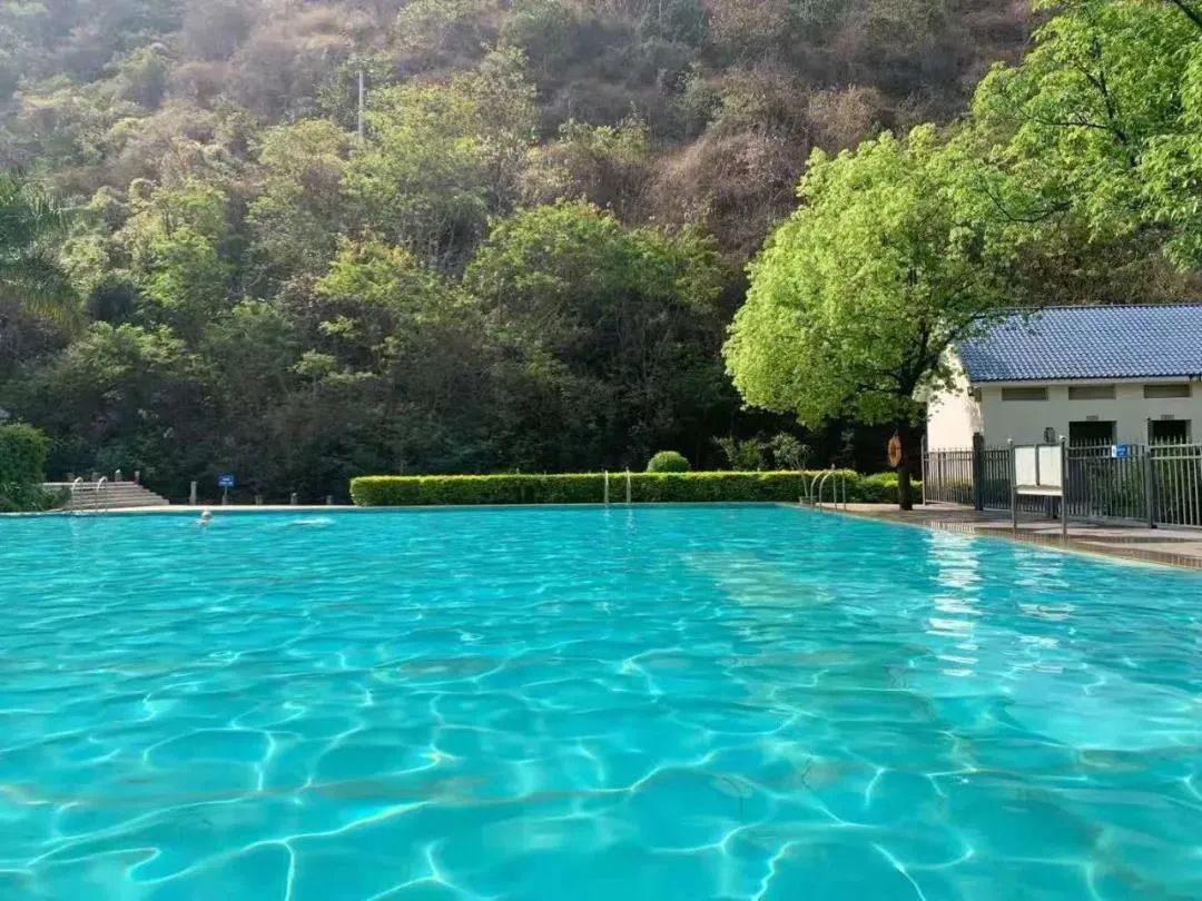 四川夏季适合泡天然温泉的地方,四川春节泡温泉推荐