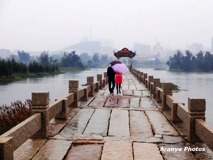 福建晋江安平桥视频,雨中安平桥