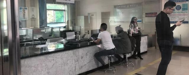 行驶证盖满章了怎么换证,行驶证副页盖满了可以异地换证吗