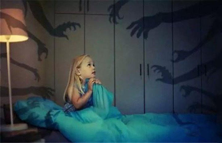 非常胆小恐惧怕黑怎么消除,怎样避免恐惧胆小怕黑