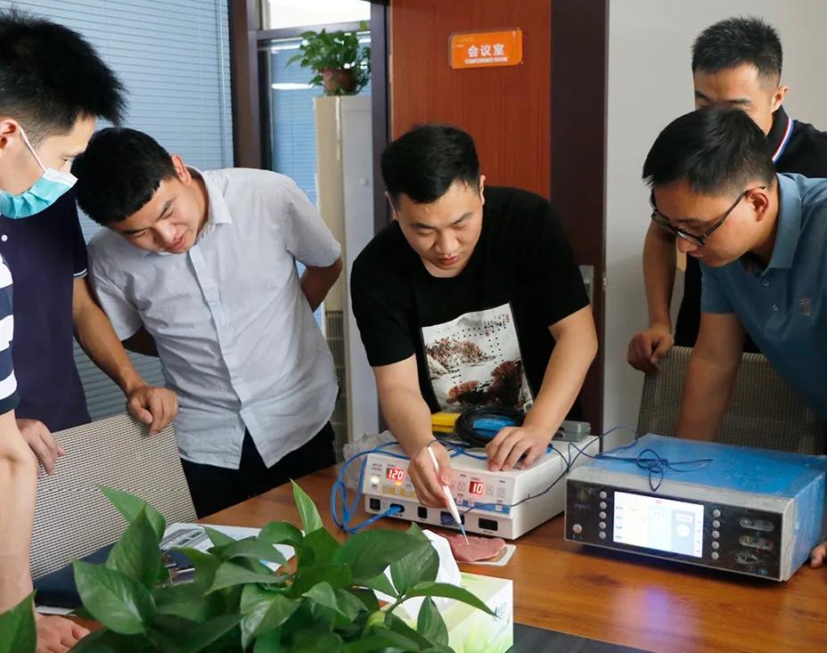 「勇攀高峰,志存高远」优沃集团优秀团队——营销一中心