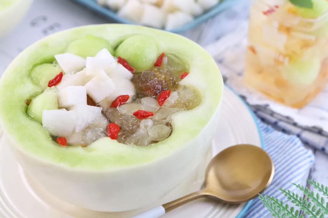 炎炎夏日不如做份甜品消消暑吧,夏日消暑甜品美味的红糖冰粉