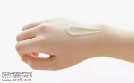 沐浴磨砂膏的正确使用方法,脸部磨砂膏正确使用方法