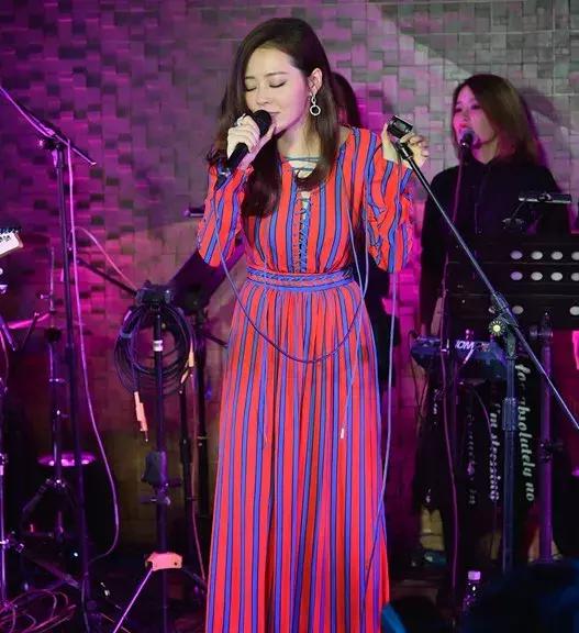 错爱15年终甩渣男，让王思聪都疯狂打call的她惊艳了全网！