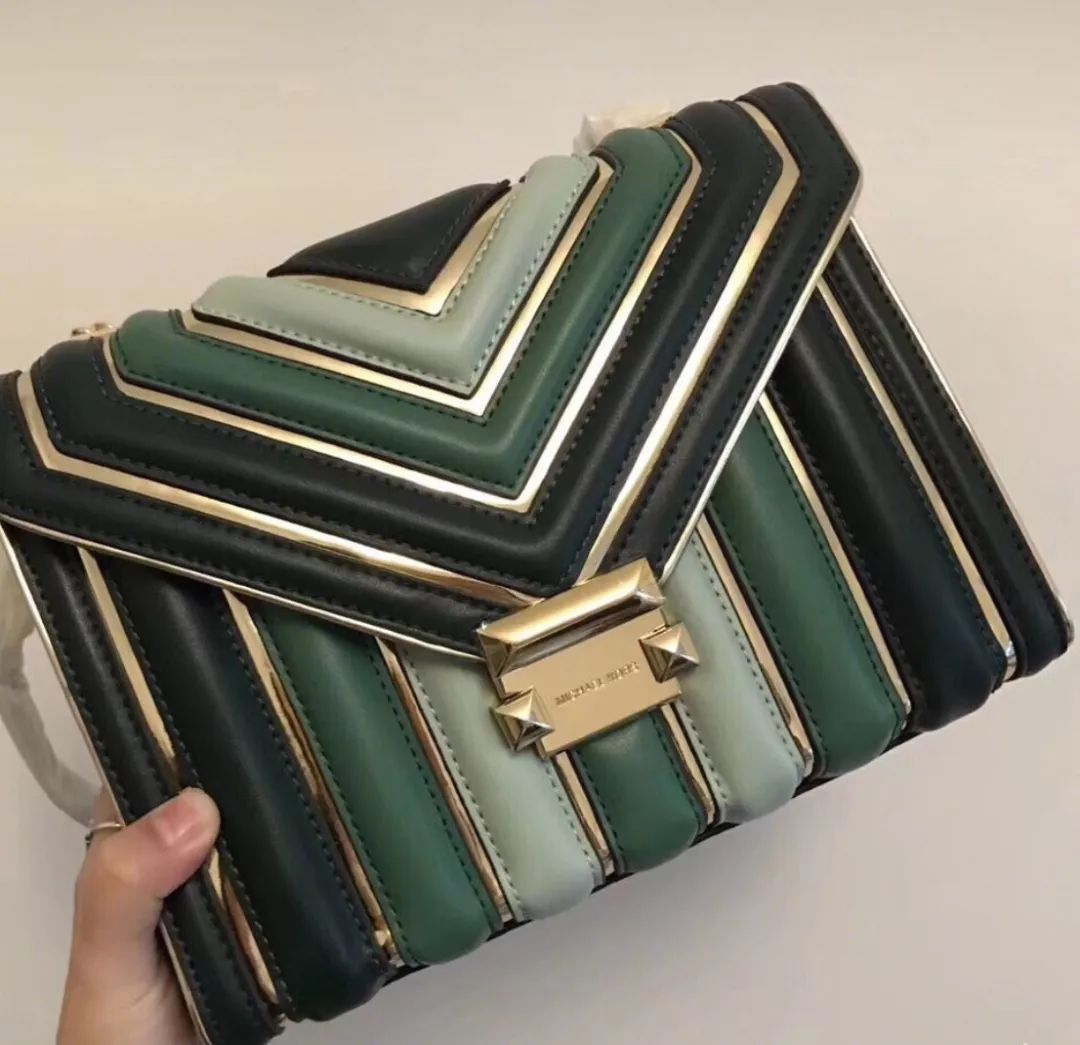 男人对于女人包包的看法,男人如何看待女人的奢侈品包包