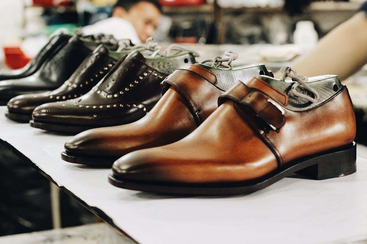 jk皮鞋买小了挤脚怎么办,皮鞋两边有点窄挤脚怎么办