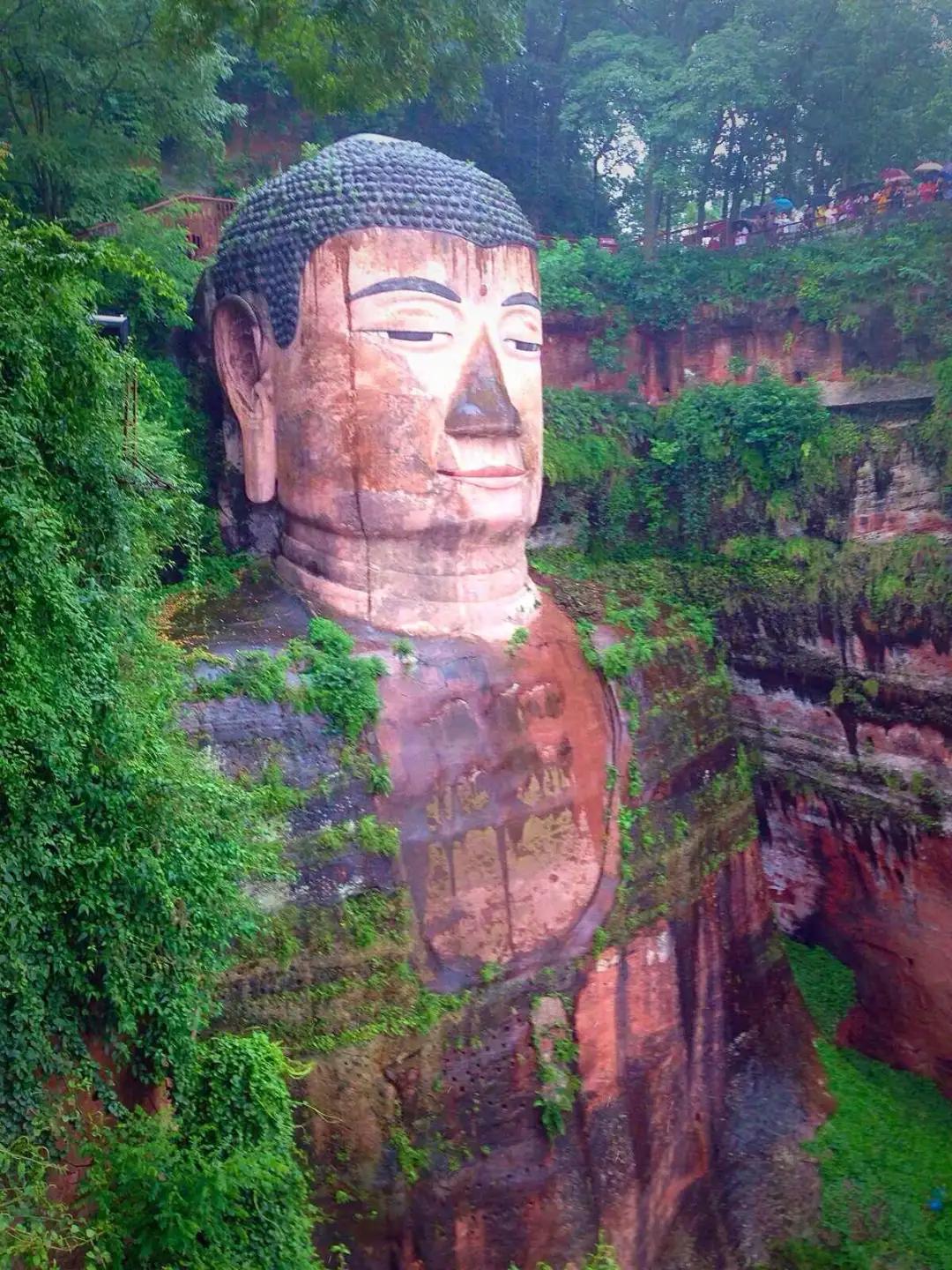 乐山大佛是因为洪水修建的吗,乐山大佛脚被水淹没奇观出现