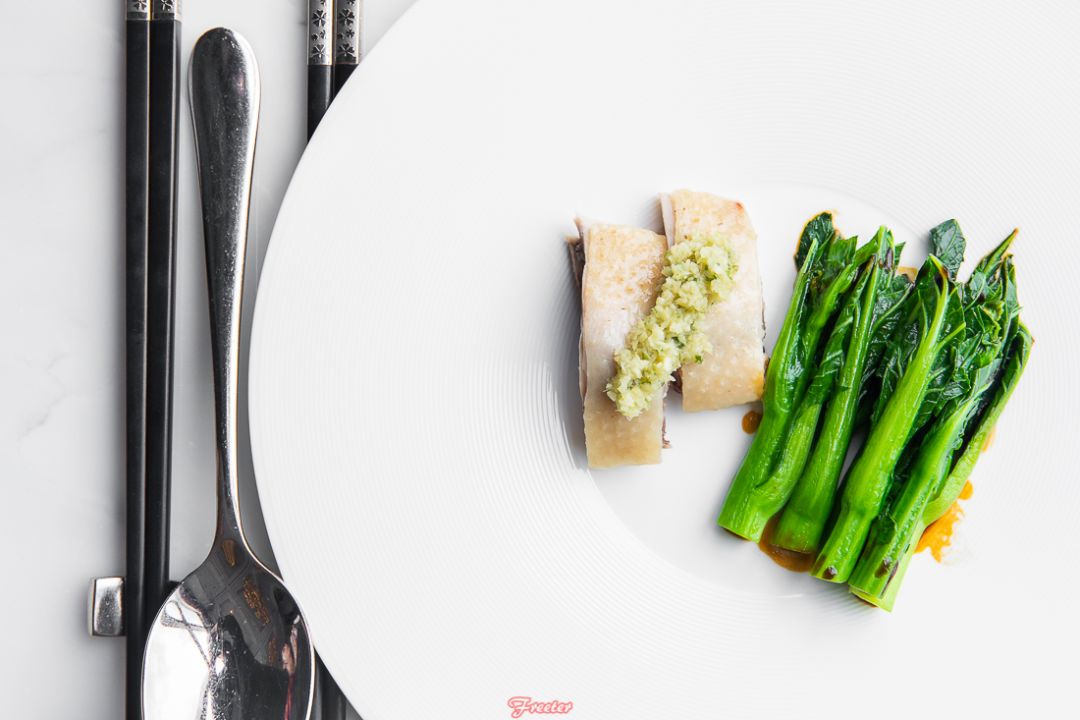 在唐阁，不止有难忘的美食体验，更有43层才能触及的海口绝美风景