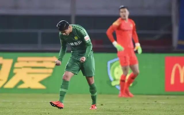 张玉宁本土第一中锋,张玉宁鲁能新星视频