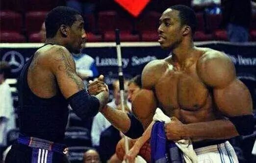 周琦夸张肌肉图 (周琦身材变化图)