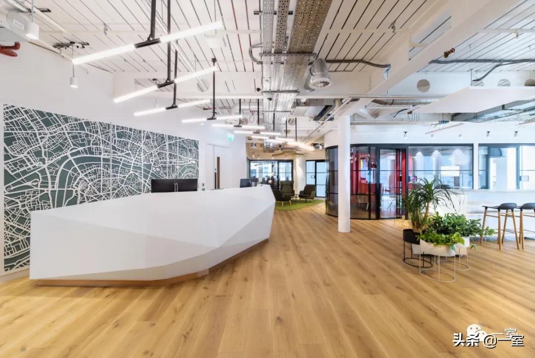 前台怎么设计刚好在楼梯口,前台怎么设计位置