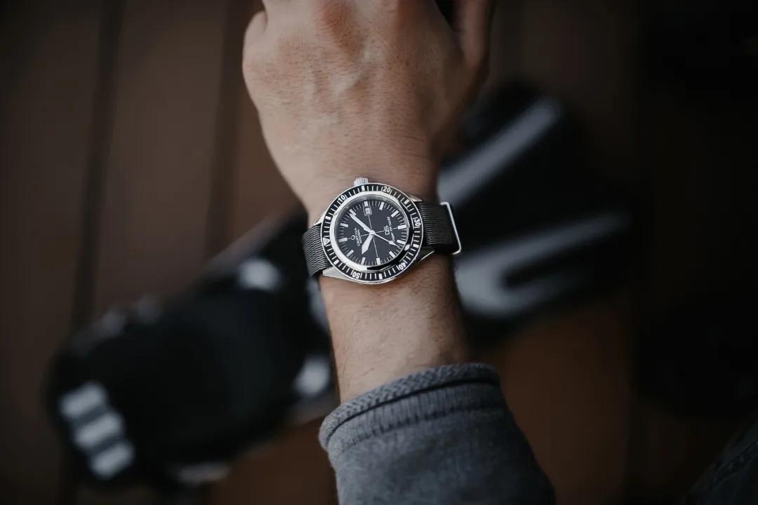 万元左右最保值的潜水表,万元内潜水表哪款最好