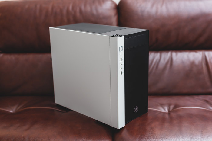 锐龙r7和i7哪个游戏性能好,锐龙73700x不配显卡玩游戏