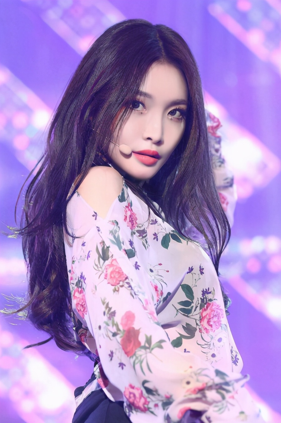 stayc黑眼必胜,stayc女团高光视频