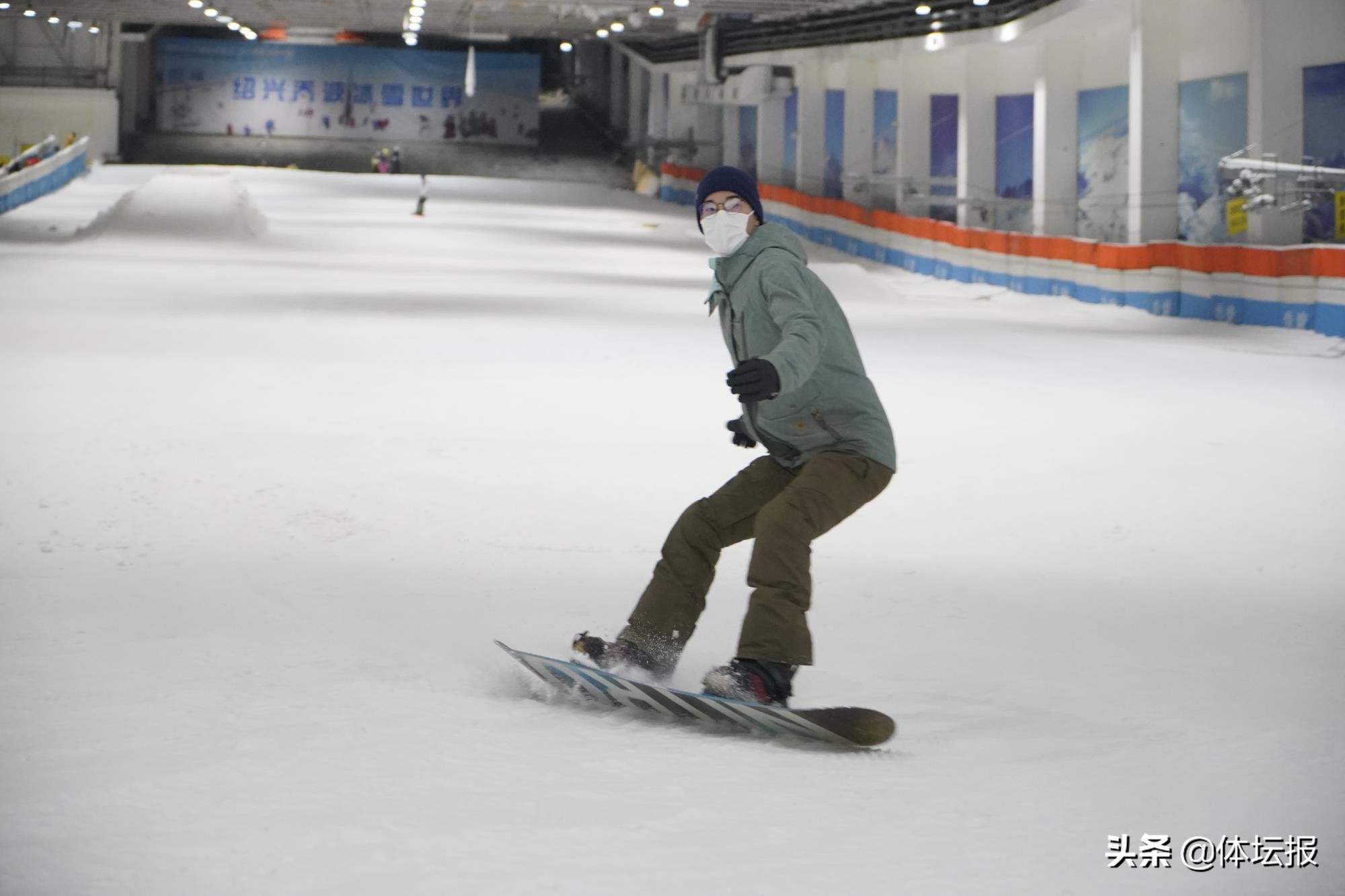 乔波冰雪世界攻略,乔波冰雪室内滑雪馆初级雪道多长