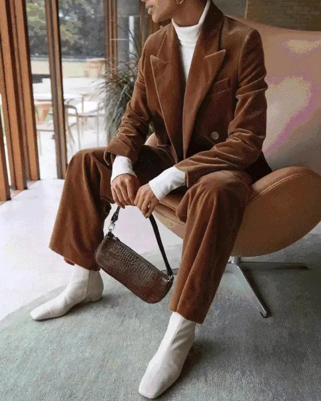 小粗腿适合的方头短靴,方头短靴和尖头短靴哪个更好搭配