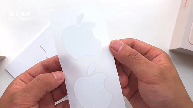 iphone包装盒贴纸顺序不一致,iphone手机包装外面有贴纸正常吗
