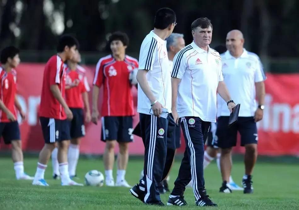 国足冲击世界杯血泪史：02年后世亚预最终阶段竟成奢望