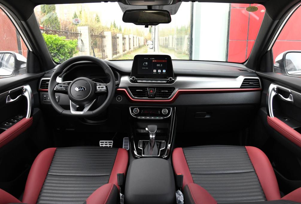 15万预算suv买新车好还是二手车好,博越对比智跑哪个值得买