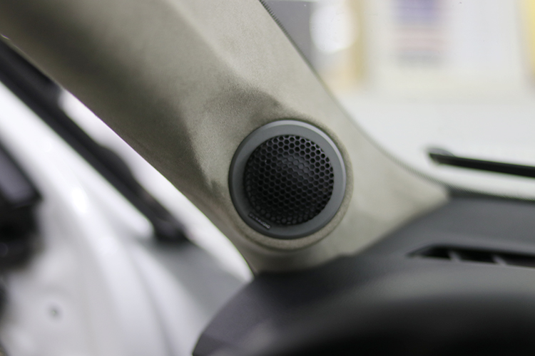 哈尔滨香坊汽车音响改装,哈尔滨汽车音响改装效果图