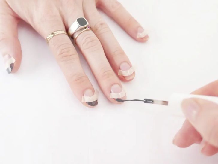 法式美甲怎么做好看,经典法式美甲的做法