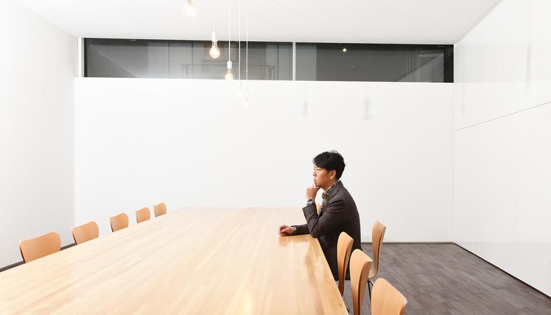 他为优衣库、日清变出设计魔术，这位日本设计师正在上海办展