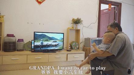 【设计篇】61岁中国大爷火爆外媒！“玩”木头让上亿老外看傻眼！