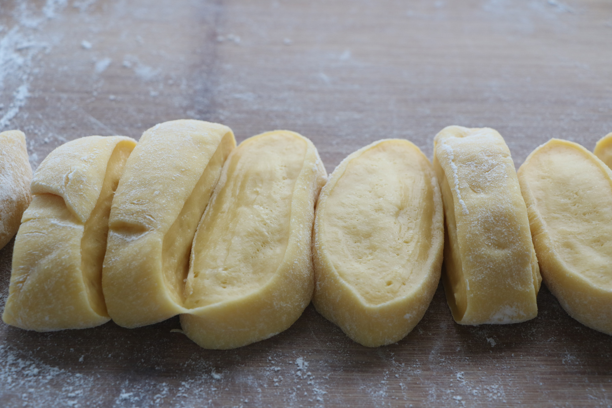 面包怎么蒸出的松软好吃,蒸面包怎么做的蓬松柔软拉丝