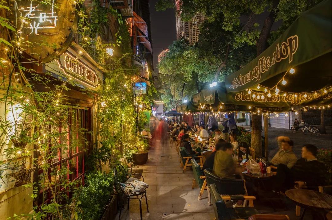 武汉如火如荼的夜生活,武汉夜晚生活记