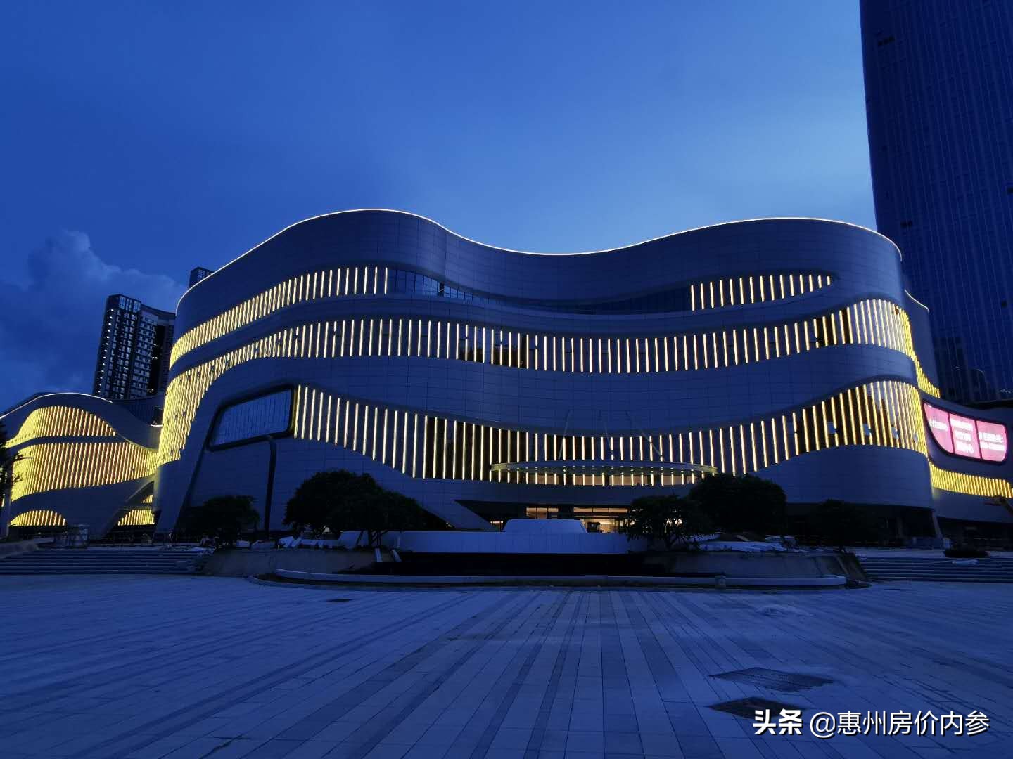 惠州隆生金山湖中心商场夜景,惠州隆生金山湖中心最新照片