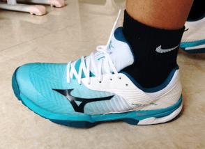 美津浓足球鞋wave系列评测,美津浓waveup足球鞋开箱测评