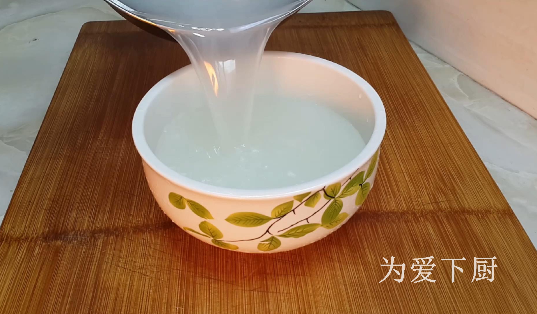 以后面条就这么做，不擀面不切面，筋道零失败，比吃凉皮都过瘾