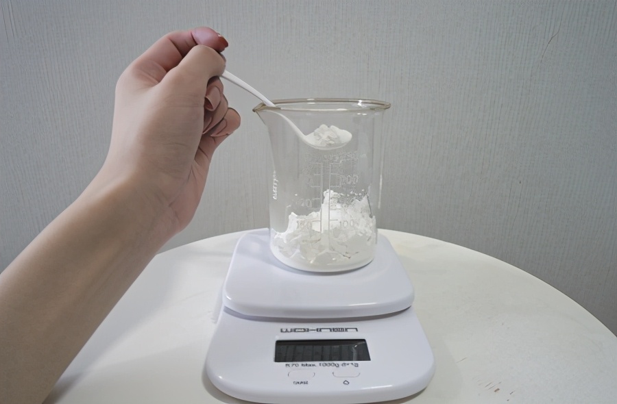 自己在家就能制作户外刷牙的牙膏,自制天然牙膏