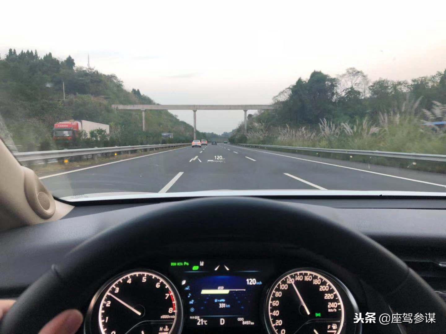 丰田凯美瑞2.5l豪华版测评,丰田凯美瑞2024款2.0精英版试驾