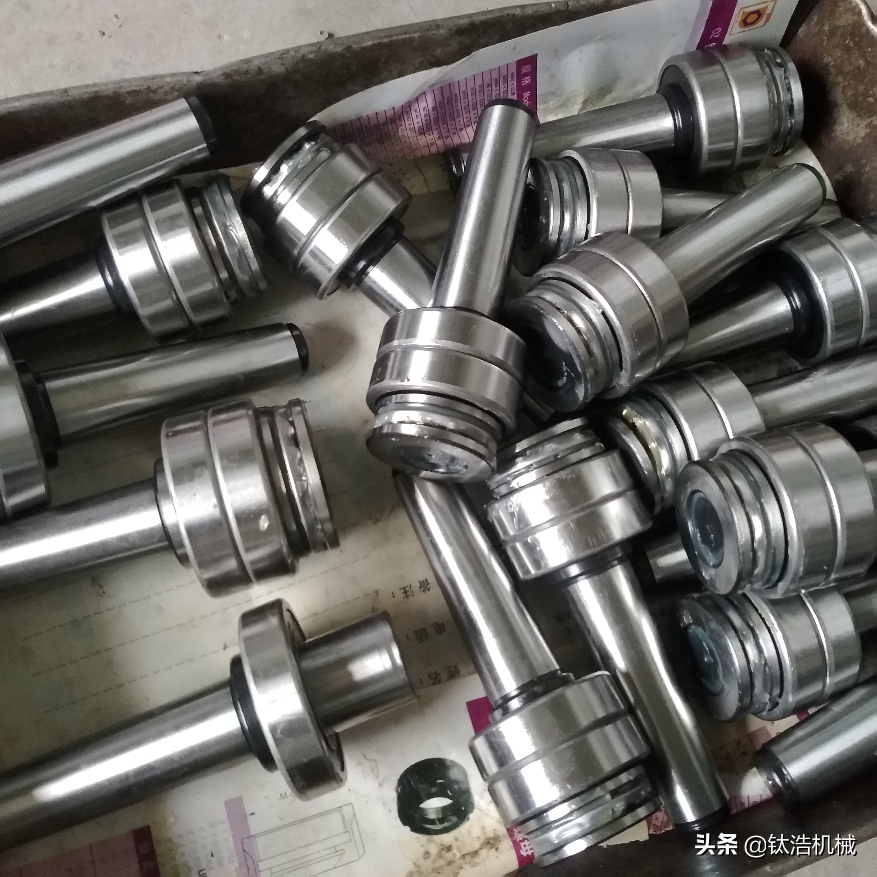 回转顶针怎么换轴承,回转顶针轴承拆卸视频