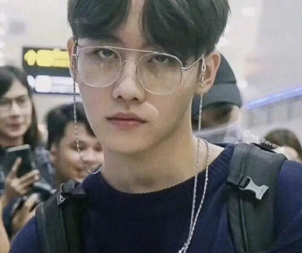 最近很流行的眼镜,最近特别流行的眼镜