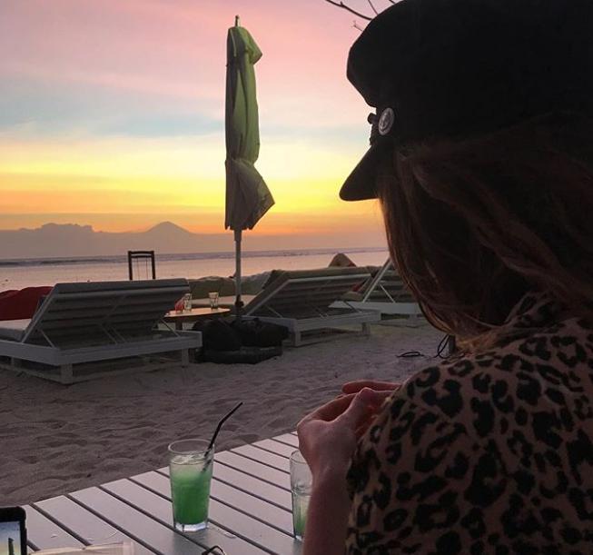 澳洲女子怀孕一个月,女模特怀孕18周