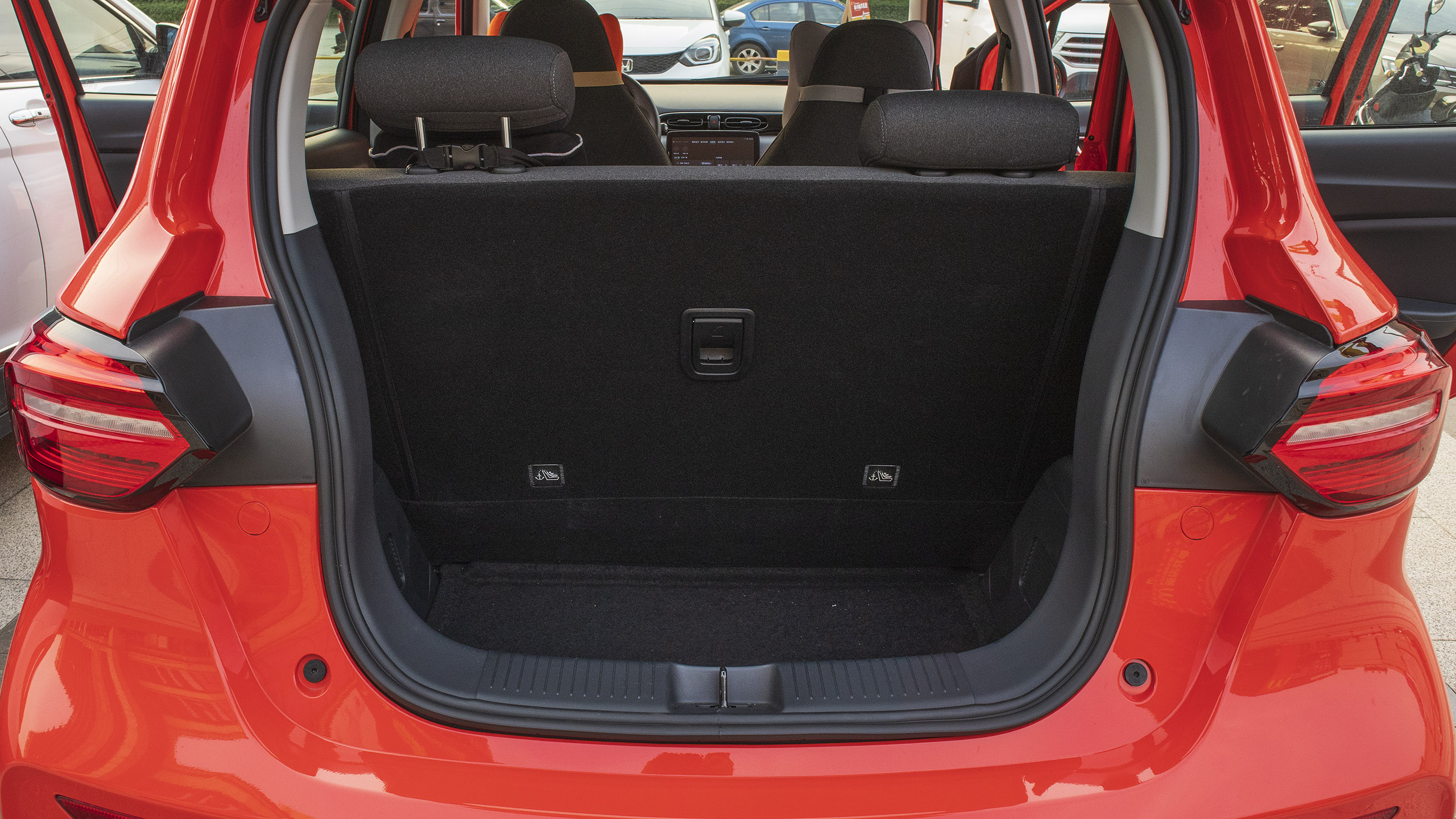 403公里续航,零跑t03310轻享版深度体验