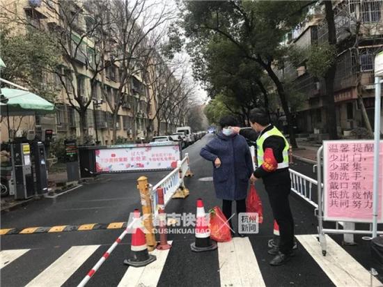 家里有人发烧咳嗽怎么办杭州每个社区都有应对流程